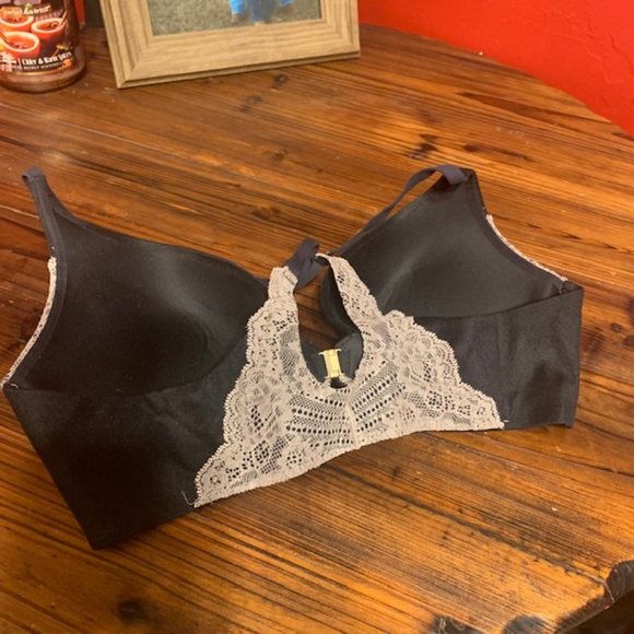 Victoria's Secret Push-Up Black Bra with Lace - 34C - Picture 3 of 4